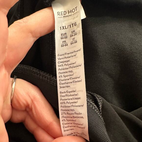 Spanx Red Hot Womens Plus size 1X Faux Leather Front Panel Pull On Leggings - Picture 7 of 9